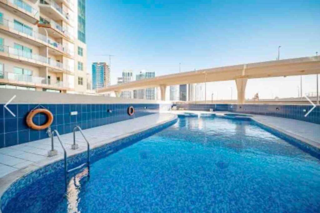 One Bedroom In Marina Near Blue Water Дубай
